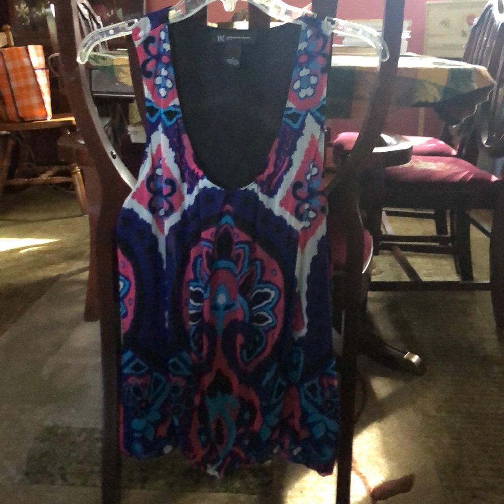 Women’s sleeveless top